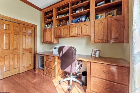 2040 Georgian Lane Morgantown WV 26508