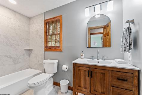 2040 Georgian Lane Morgantown WV 26508