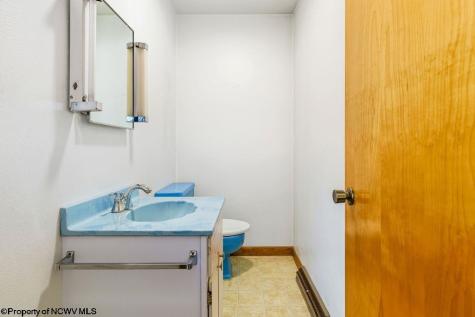 68 Sunday Drive Clarksburg WV 26301