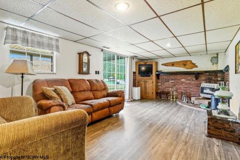 68 Sunday Drive Clarksburg WV 26301