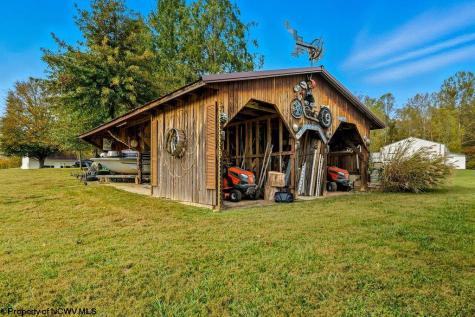 68 Sunday Drive Clarksburg WV 26301