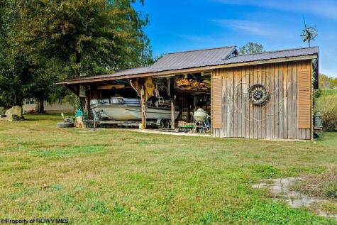 68 Sunday Drive Clarksburg WV 26301