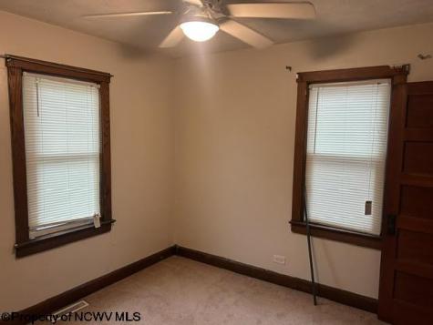 122 Reeves Avenue Fairmont WV 26554-4245