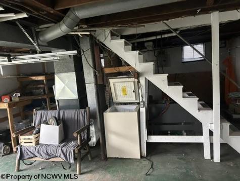 122 Reeves Avenue Fairmont WV 26554-4245
