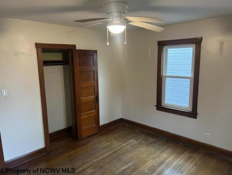 122 Reeves Avenue Fairmont WV 26554-4245