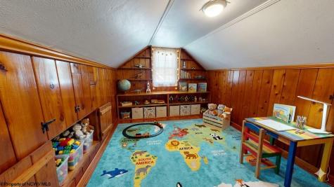 210 Poolside Drive Mannington WV 26582
