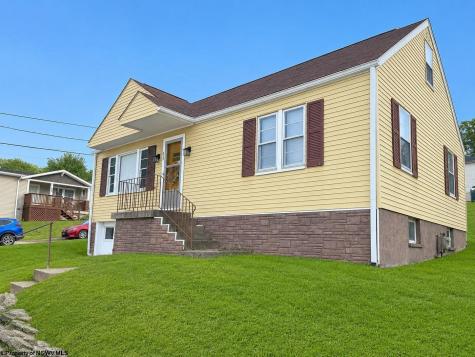 210 Poolside Drive Mannington WV 26582
