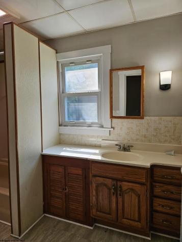 1307 Robin Lane Fairmont WV 26554