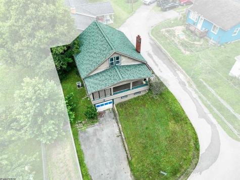 1307 Robin Lane Fairmont WV 26554