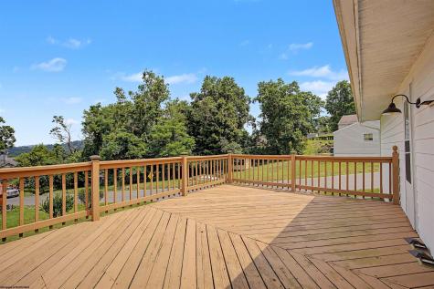 159 Estate Drive Morgantown WV 26508