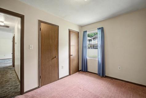 159 Estate Drive Morgantown WV 26508