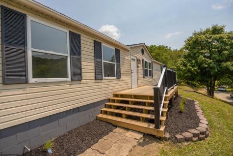 766 Oak Street Anmoore WV 26323