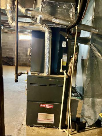 7935 Servia Elmira Road Duck WV 25063