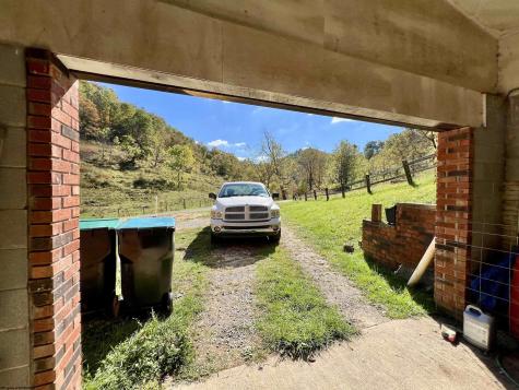 7935 Servia Elmira Road Duck WV 25063