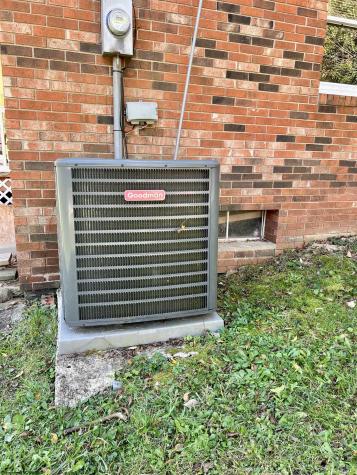 7935 Servia Elmira Road Duck WV 25063