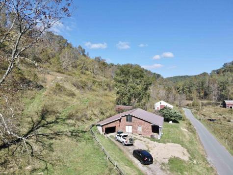 7935 Servia Elmira Road Duck WV 25063