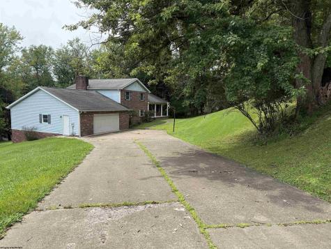 20 Bel Manor Drive Fairmont WV 26554