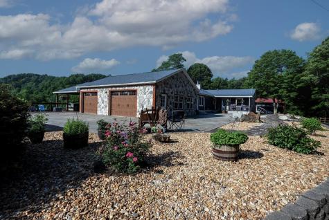 775 Breezy Knoll Drive Buckhannon WV 26201