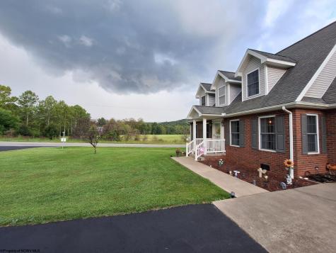 11 Seth Street Jane Lew WV 26378