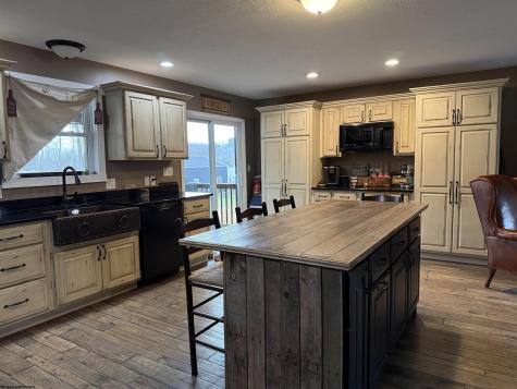 1544 Tulip Lane Fairmont WV 26554