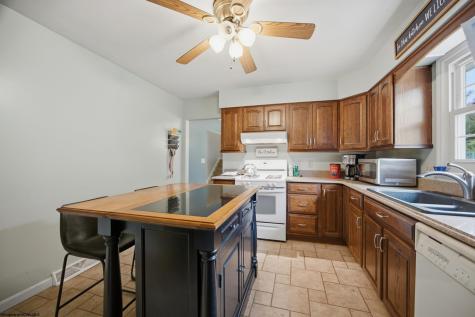 1457 Maple Lake Road Bridgeport WV 26330