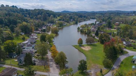 1457 Maple Lake Road Bridgeport WV 26330