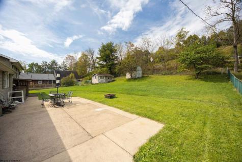 1457 Maple Lake Road Bridgeport WV 26330