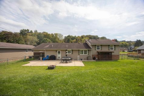 1457 Maple Lake Road Bridgeport WV 26330