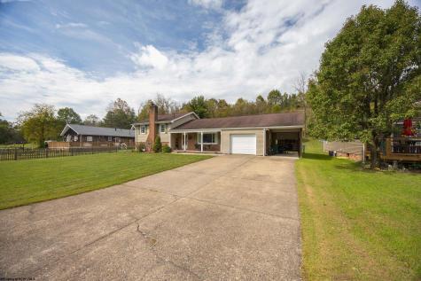 1457 Maple Lake Road Bridgeport WV 26330