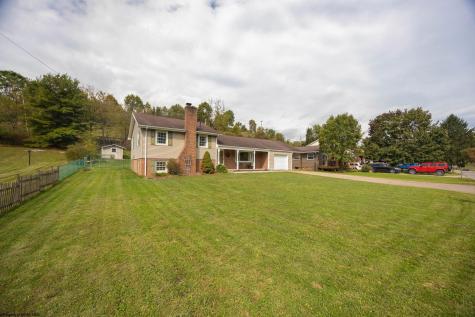 1457 Maple Lake Road Bridgeport WV 26330