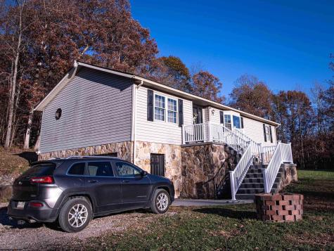 1376 Clifton Mills Road Bruceton Mills WV 26525