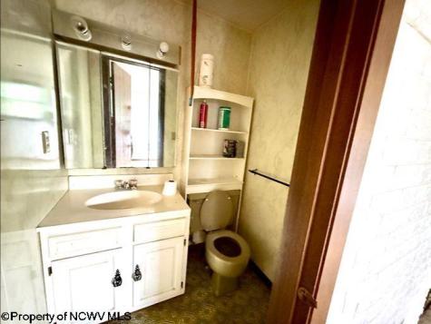 28 S Grove Avenue Reedsville WV 26547