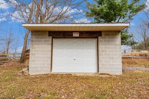 427 Aarons Creek Road Morgantown WV 26508