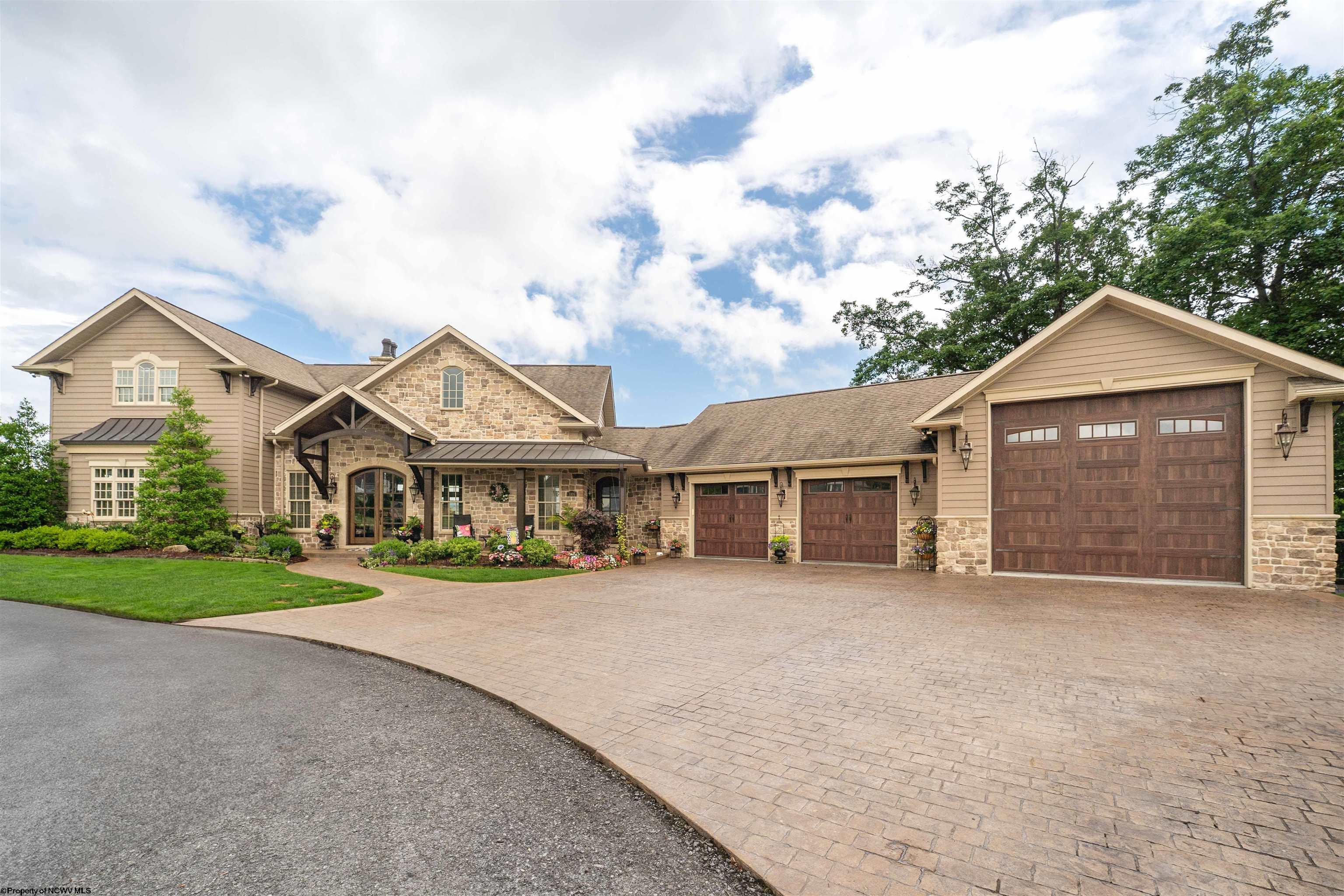 1009 Summit Drive Morgantown WV 26508