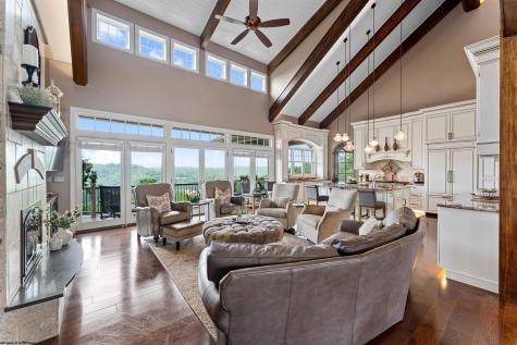 1009 Summit Drive Morgantown WV 26508