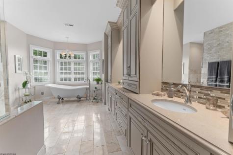 1009 Summit Drive Morgantown WV 26508