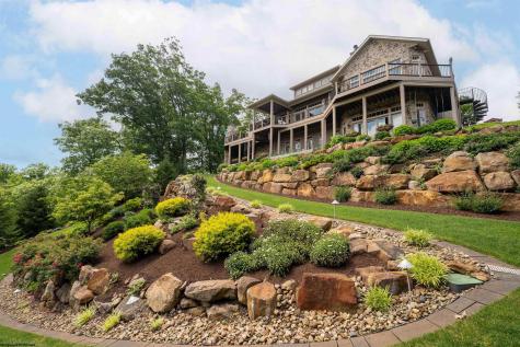 1009 Summit Drive Morgantown WV 26508