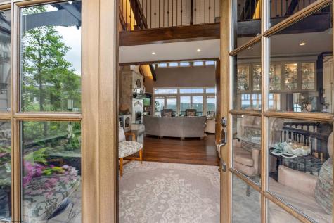 1009 Summit Drive Morgantown WV 26508