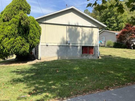 928 N Main Avenue Weston WV 26452