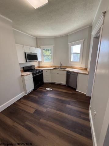 205 Waverly Way Clarksburg WV 26301