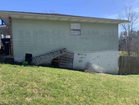 7100 S Calhoun Highway Mount Zion WV 26151