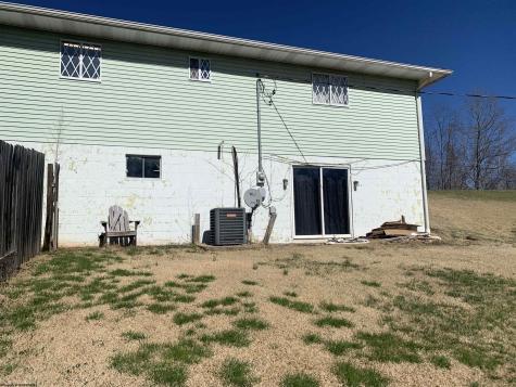 7100 S Calhoun Highway Mount Zion WV 26151