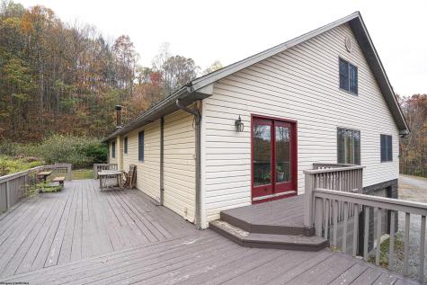 75 Kerry Rock Trail Ellamore WV 26267
