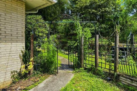 30 Cleveland Avenue Clarksburg WV 26301