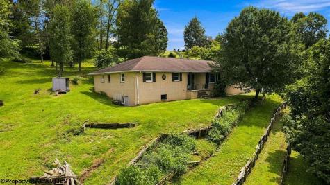 30 Cleveland Avenue Clarksburg WV 26301