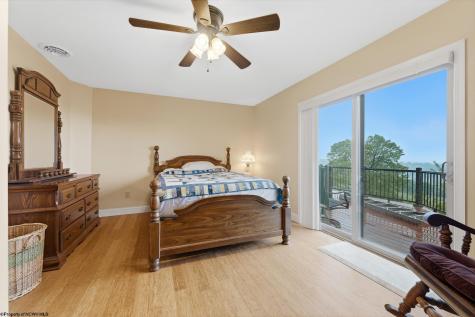 1122 Queens Court Morgantown WV 26508