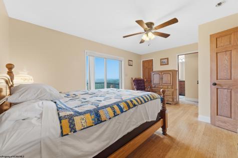 1122 Queens Court Morgantown WV 26508