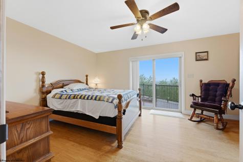 1122 Queens Court Morgantown WV 26508