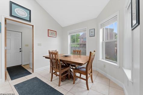 1122 Queens Court Morgantown WV 26508