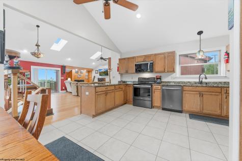 1122 Queens Court Morgantown WV 26508